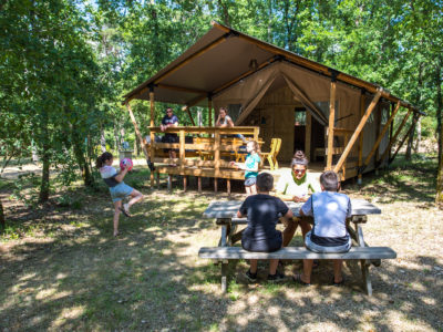 Location tente lodge camping Dordogne | La Peyrugue - Camping 3 étoiles | Périgord Noir
