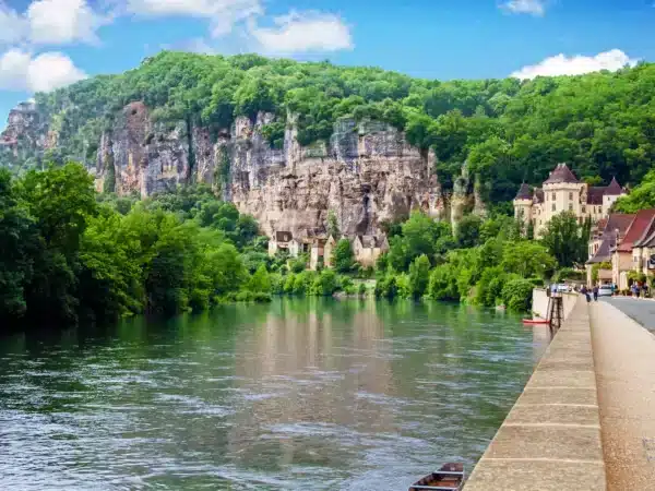 Camping La Peyrugue - Lac de Céou - Camping en Dordogne.